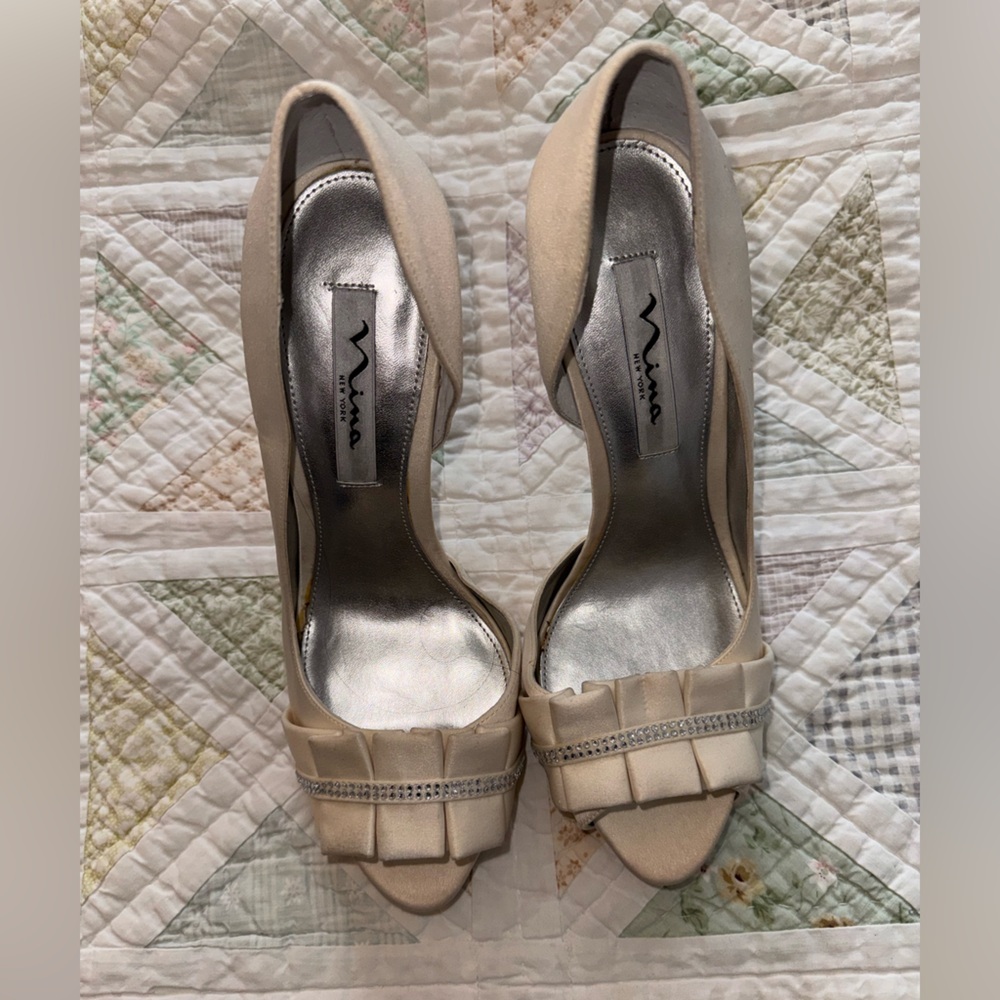 Nina New York Ivory Satin Rhinestone Bow Heels – Bridal Wedding Prom – Dyeable